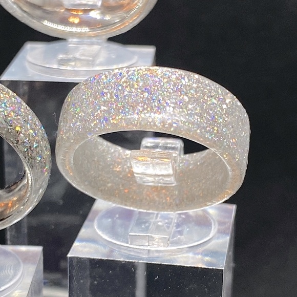 A diamond ring anyone can afford! Beautiful! - Picture 5 of 6